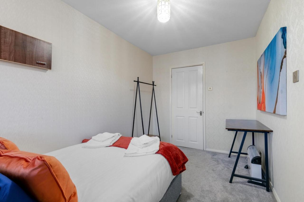 Staiforce 2 Bedroom House With Parking Мейденгед Екстер'єр фото