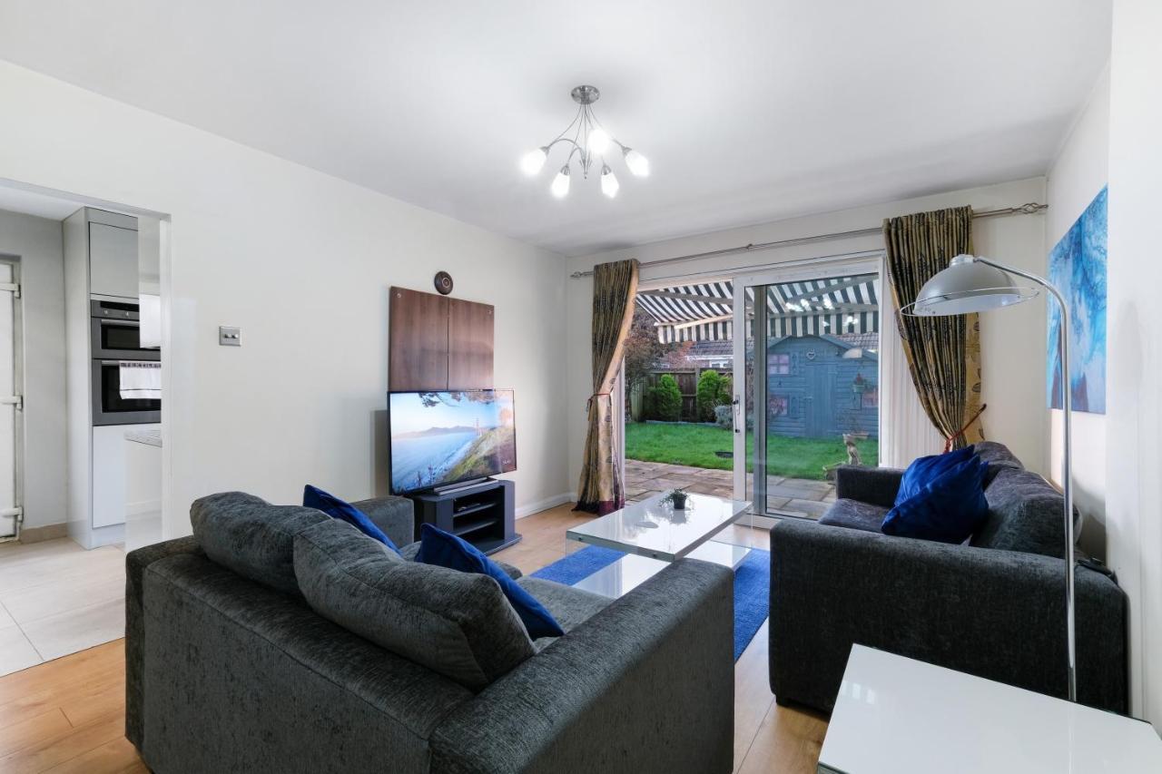 Staiforce 2 Bedroom House With Parking Мейденгед Екстер'єр фото